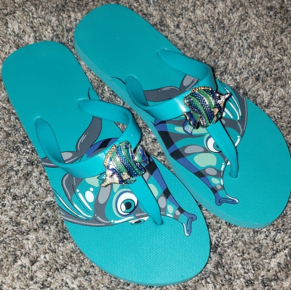 Aloha Island| Fish Embellished Sandals - Picture 2 of 5